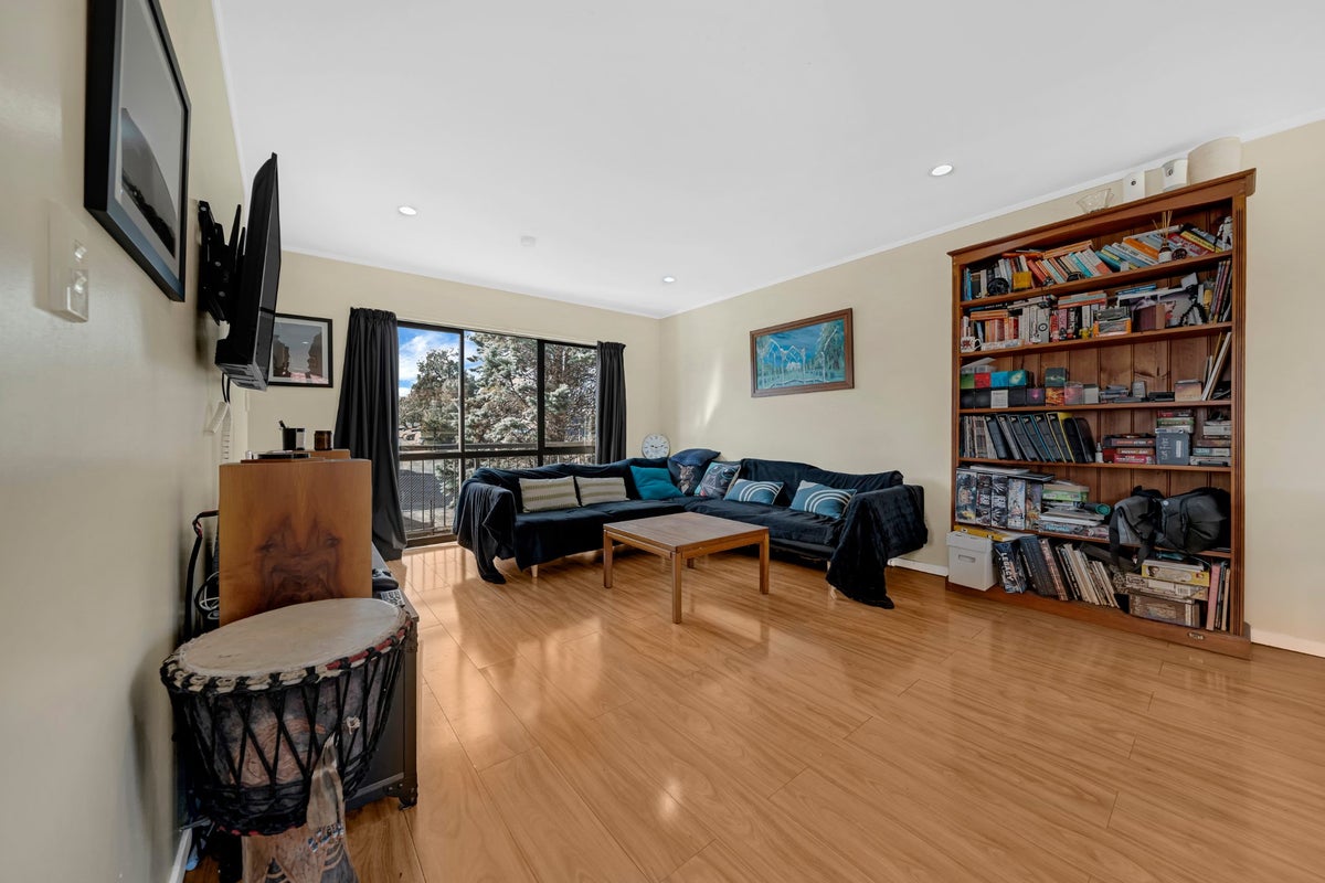 3/8 Margan Avenue, New Lynn, Auckland - Carousel 2