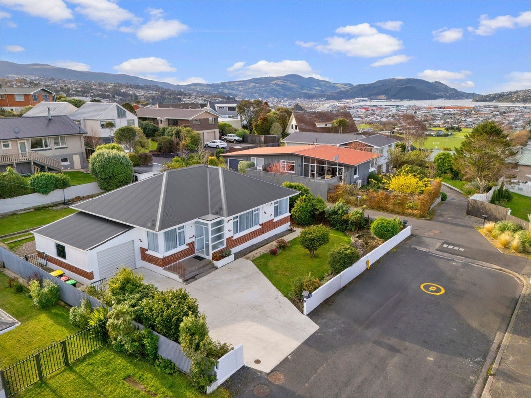 9 Winston Place, Kew, Dunedin - Carousel 1