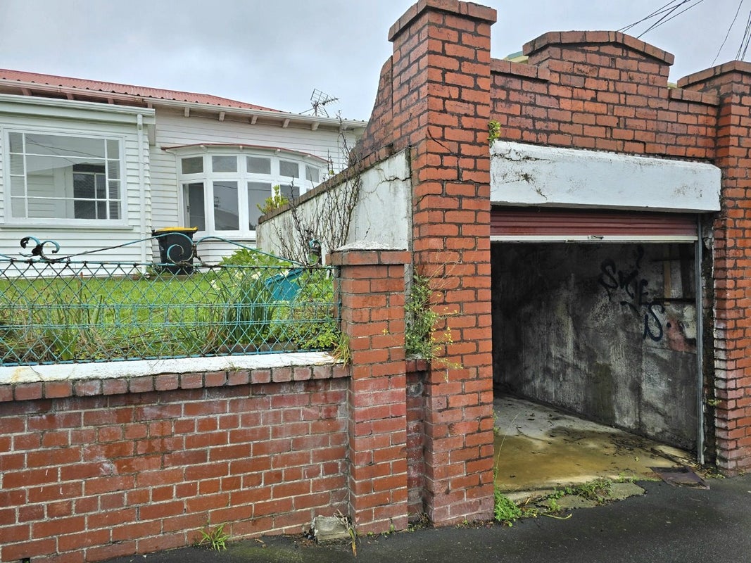 8 Levy Street, Mount Victoria, Wellington - Carousel 10