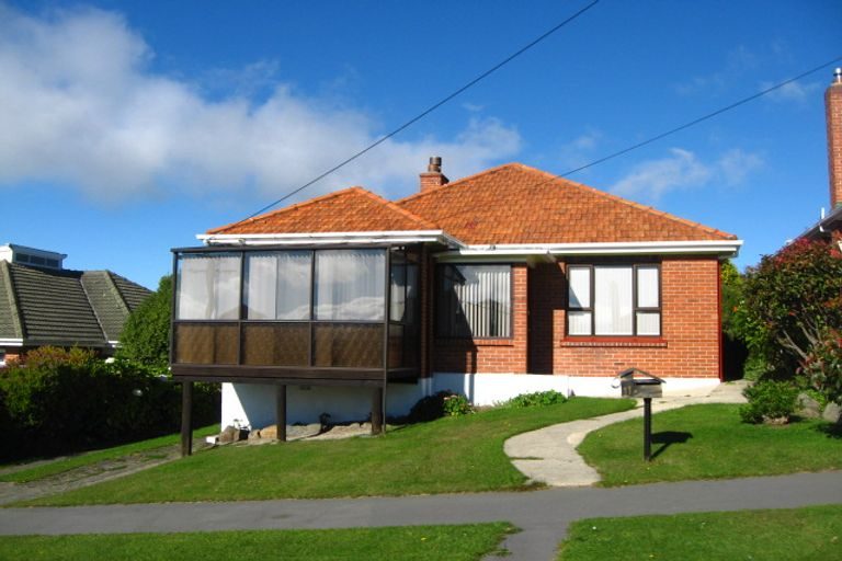 11 Kirriemuir Street, Maryhill, Dunedin - Carousel 1