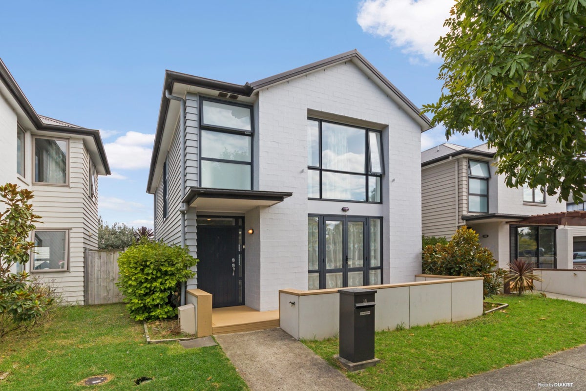 18 Mohua Avenue, Takanini, Auckland - Carousel 1
