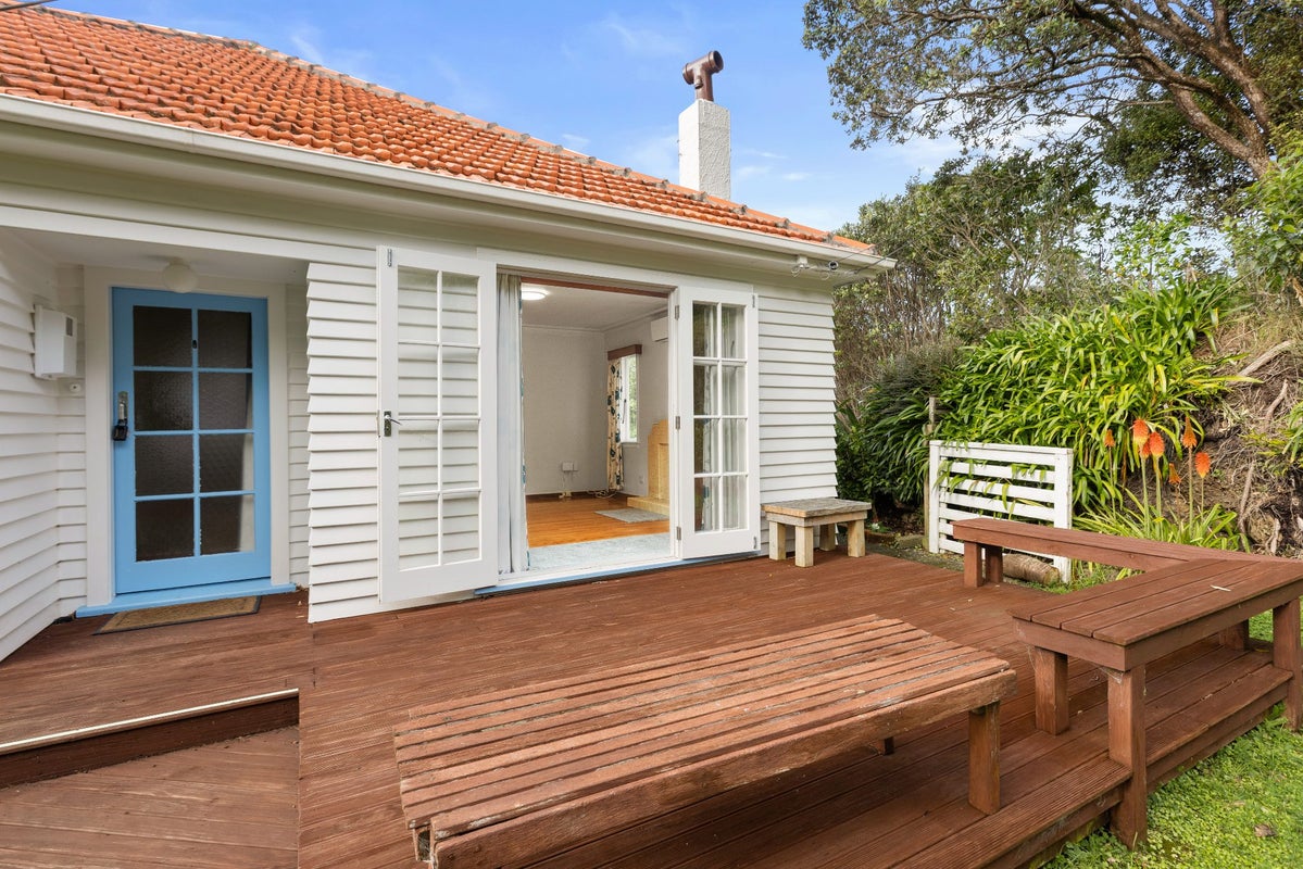 17 Kitchener Terrace, Johnsonville, Wellington - Carousel 2