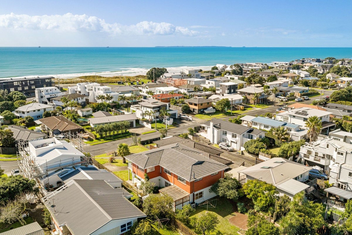 12 Ulster Street, Mount Maunganui, Mount Maunganui - Carousel 1