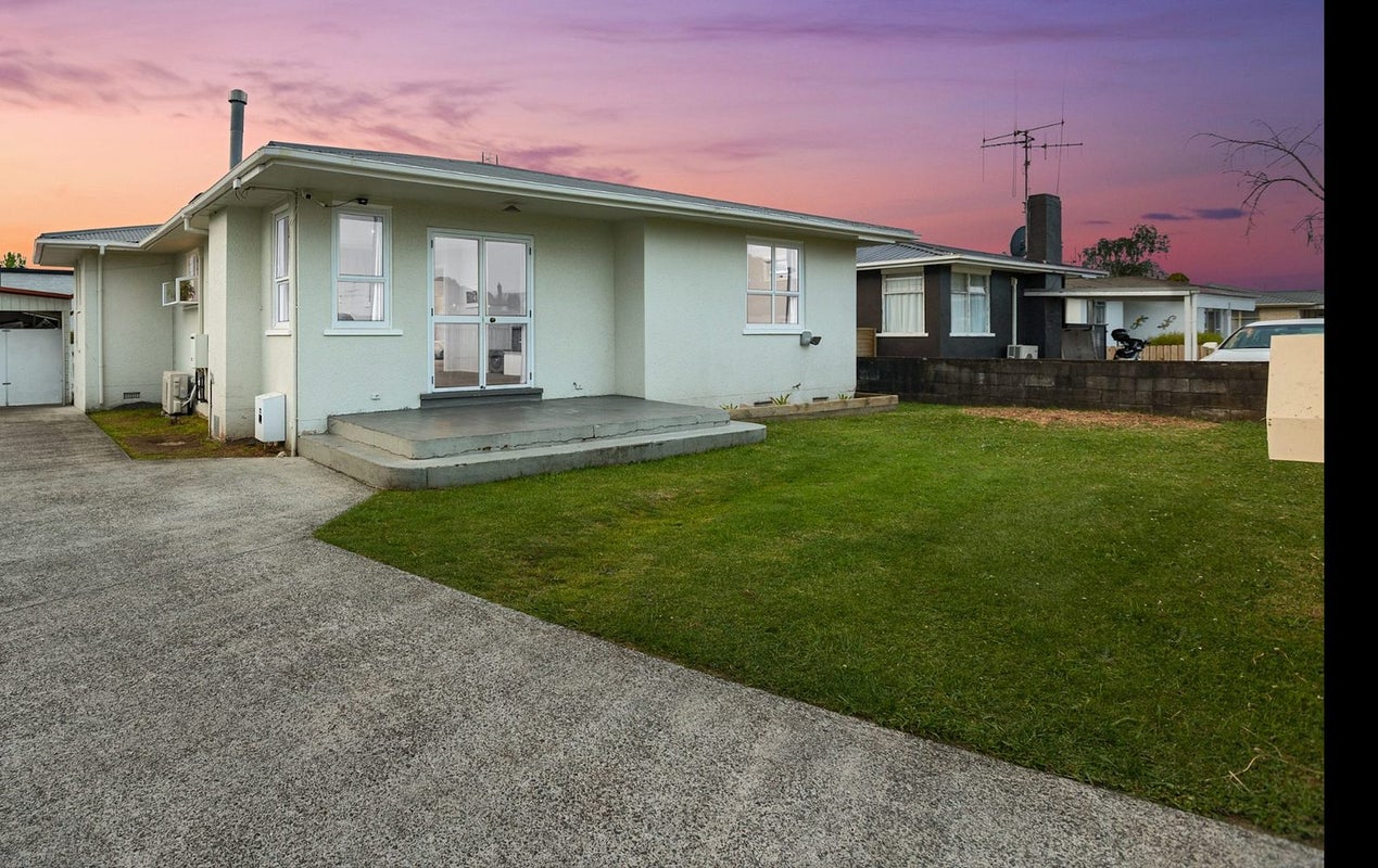 11 Lumsden Street, Greerton, Tauranga - Carousel 1