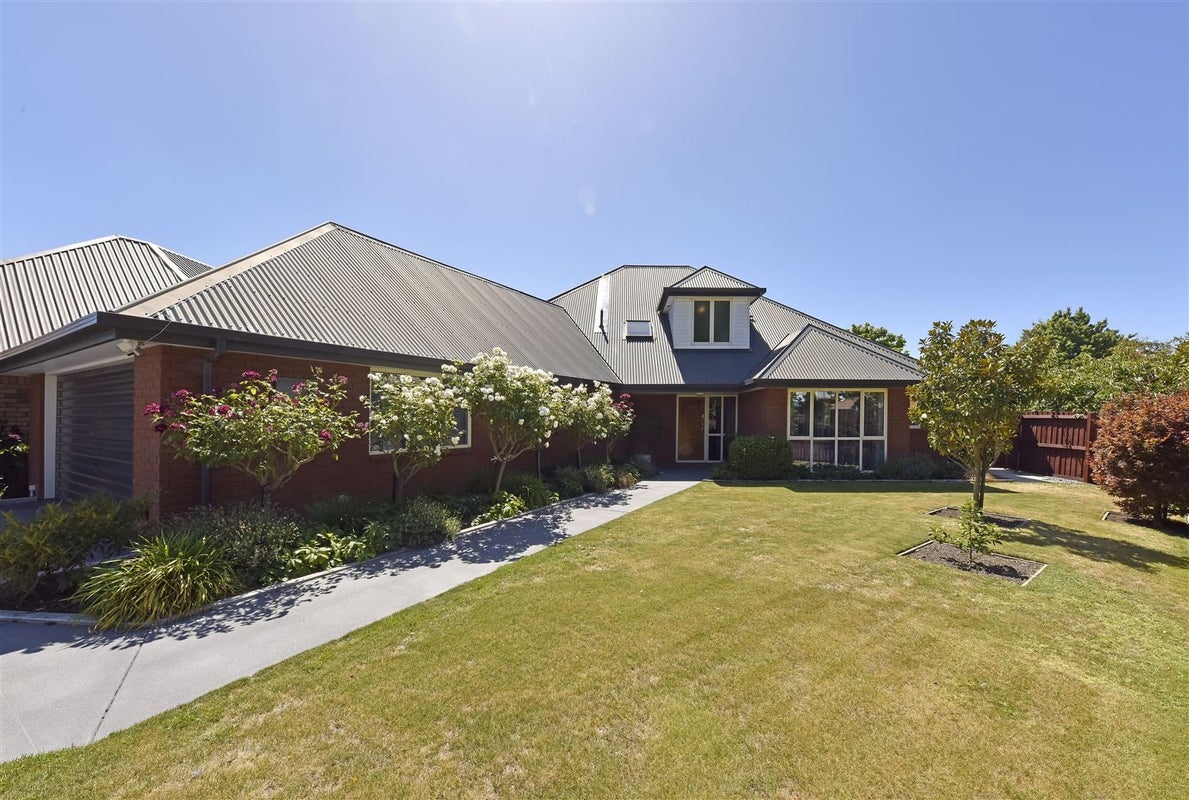 11 Thornwood Place, Redwood, Christchurch - Carousel 1