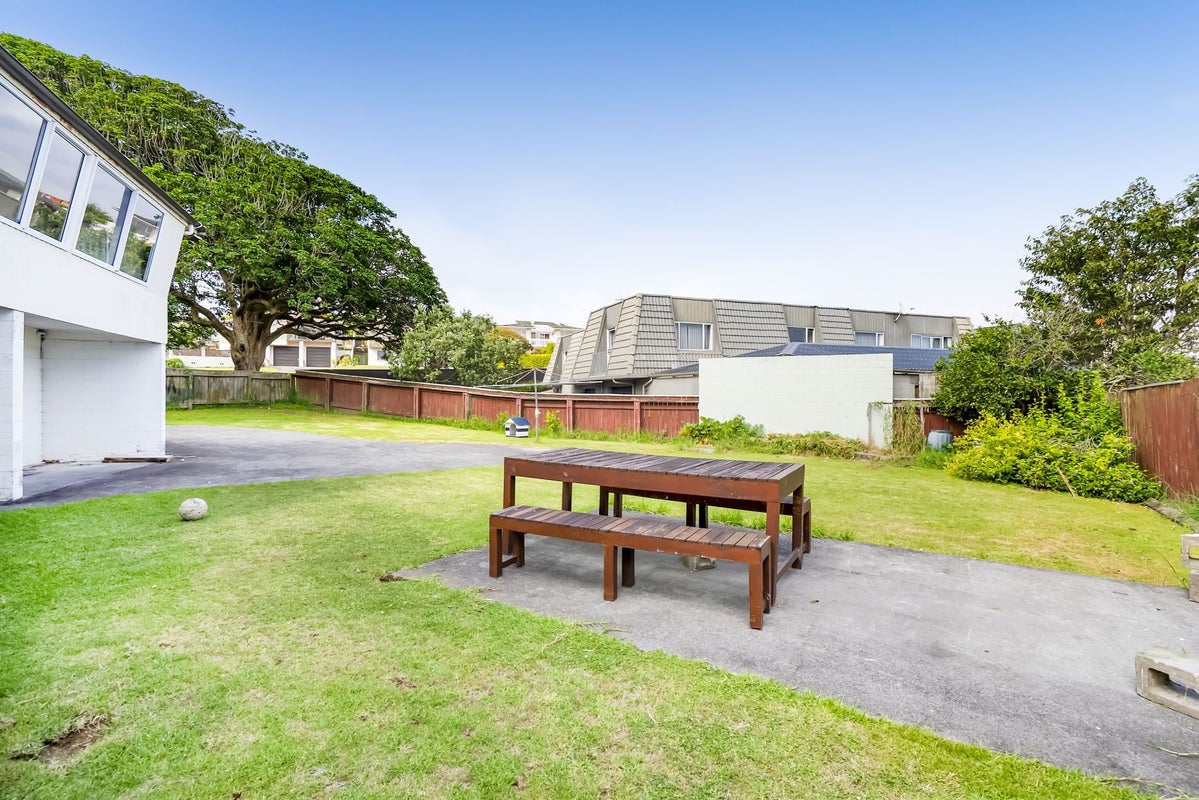 5 Bronte Place, Whalers Gate, New Plymouth - Carousel 38
