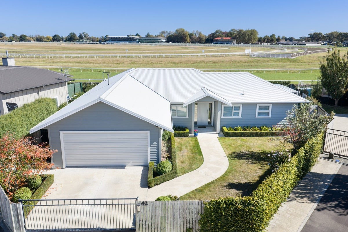 42 Totara Road, Awapuni, Palmerston North - Carousel 1