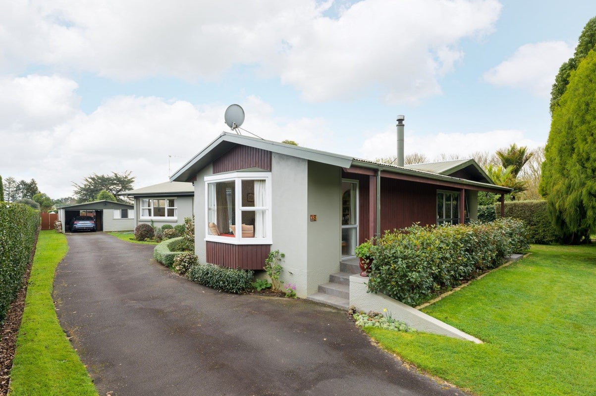 15 Dalbeth Place, Matangi, Hamilton - Carousel 2