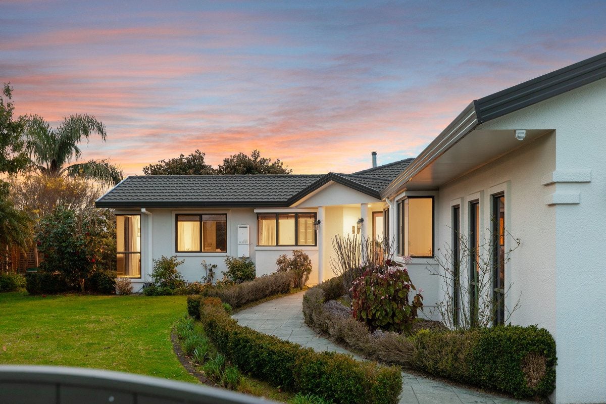 31 Elderton Avenue, Pyes Pa, Tauranga - Carousel 1