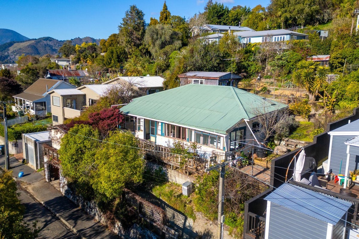 3 Washington Terrace, Washington Valley, Nelson - Carousel 1
