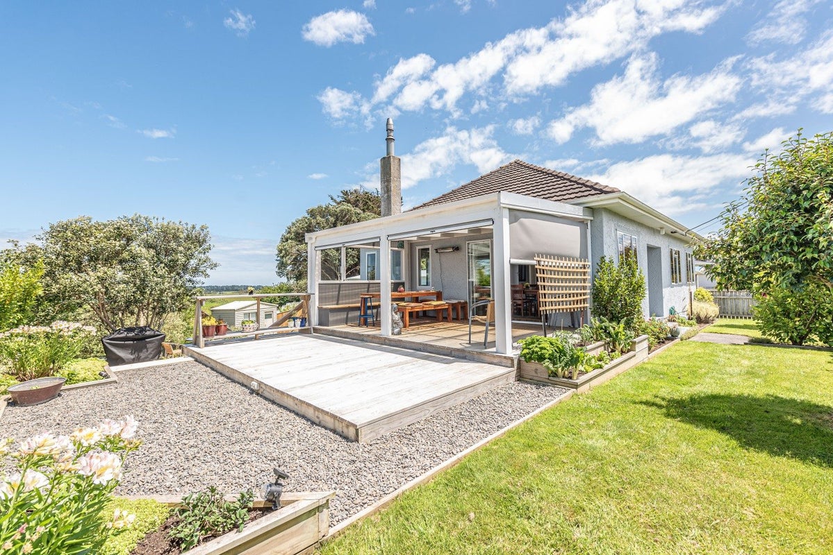 12 Toro Street, Durie Hill, Whanganui - Carousel 1