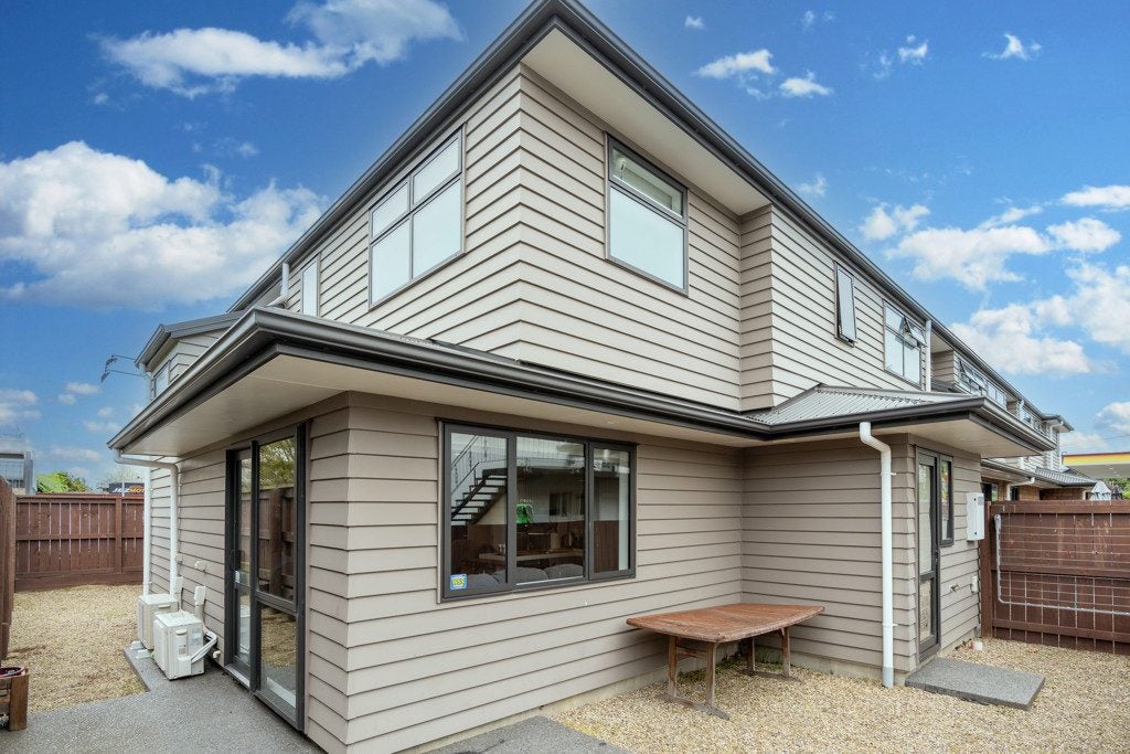 4/30 Willoughby Street, Whitiora, Hamilton - Carousel 1