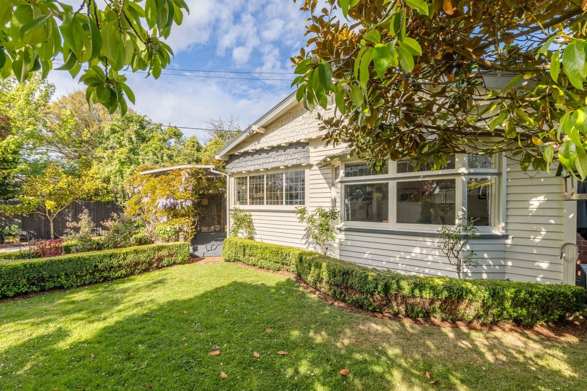 6 Cardiff Avenue, Somerfield, Christchurch - Carousel 2