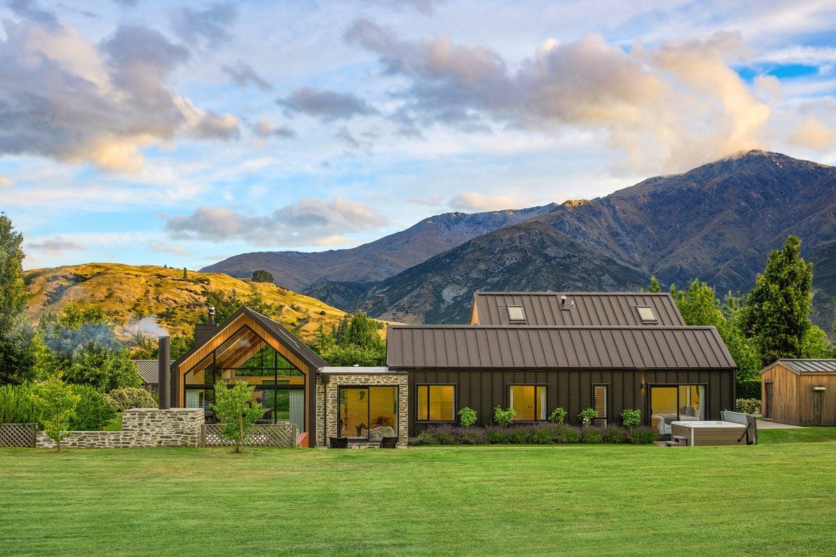 5 Ellen Johnson Terrace, Lake Hayes, Queenstown - Carousel 2