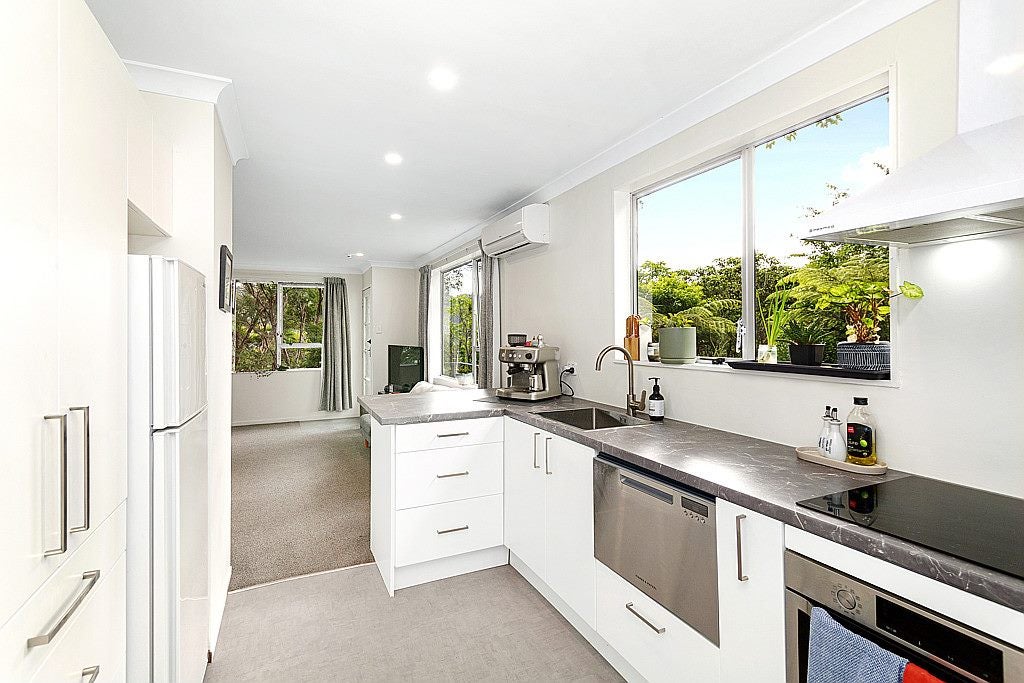 1/15A Glen Road, Stokes Valley, Lower Hutt - Carousel 1