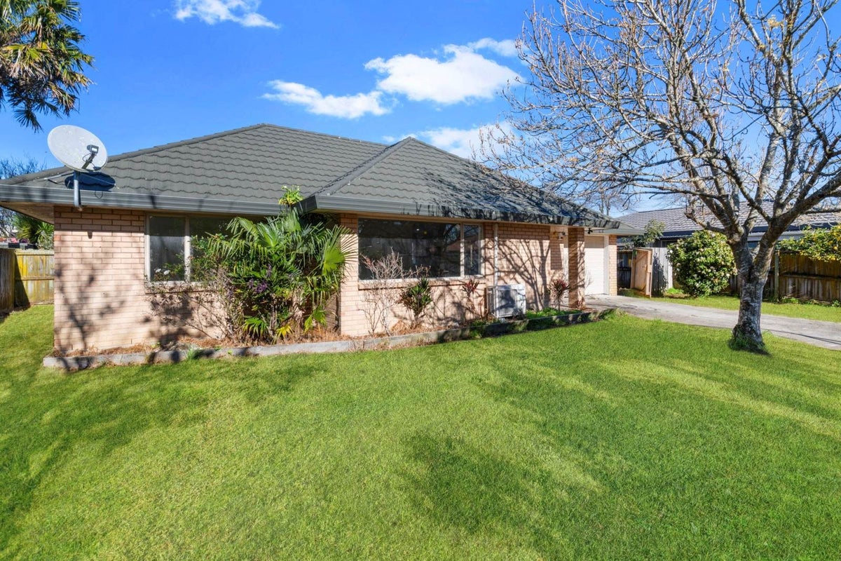 8 Enuamanu Road, Favona, Auckland - Carousel 2