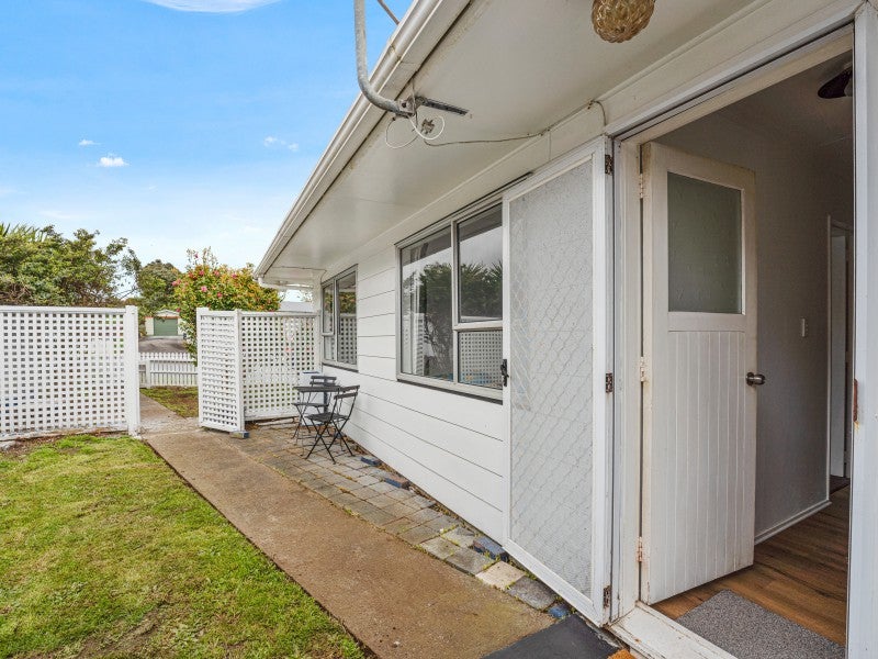 1/18 Herekawe DR, Spotswood, New Plymouth - Carousel 17