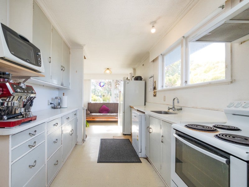 11 Catlins Crescent, Milson, Palmerston North - Carousel 2