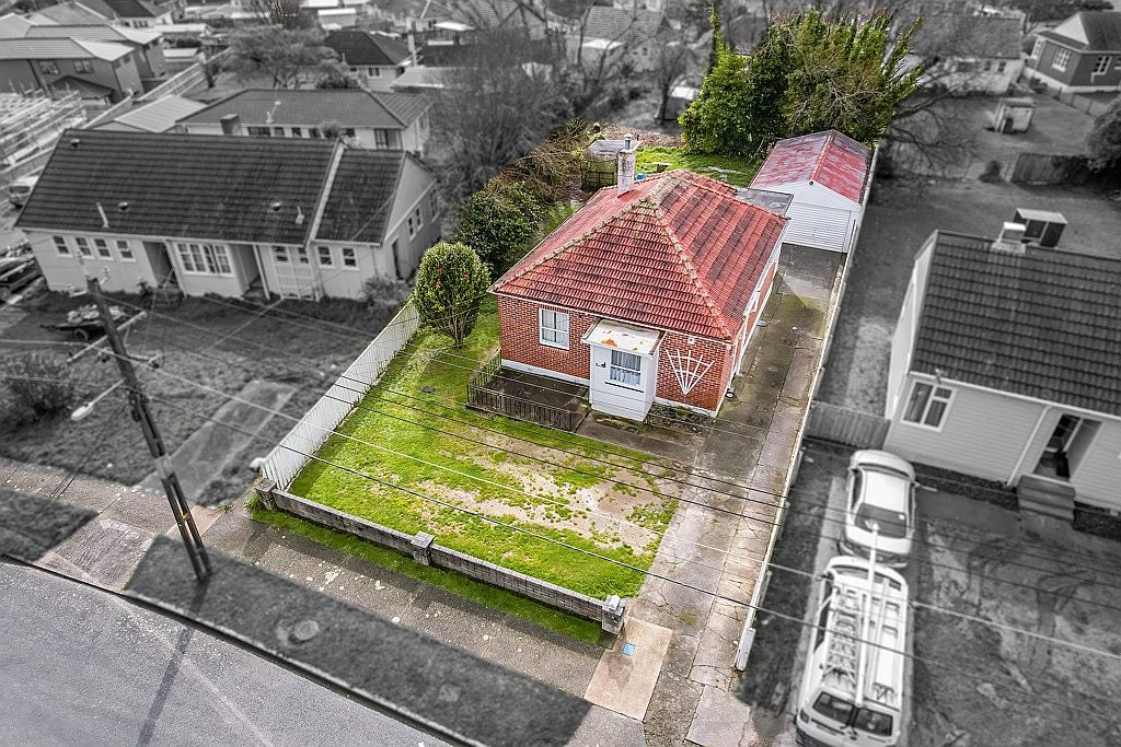 7 Cleland Crescent, Naenae, Lower Hutt - Carousel 1