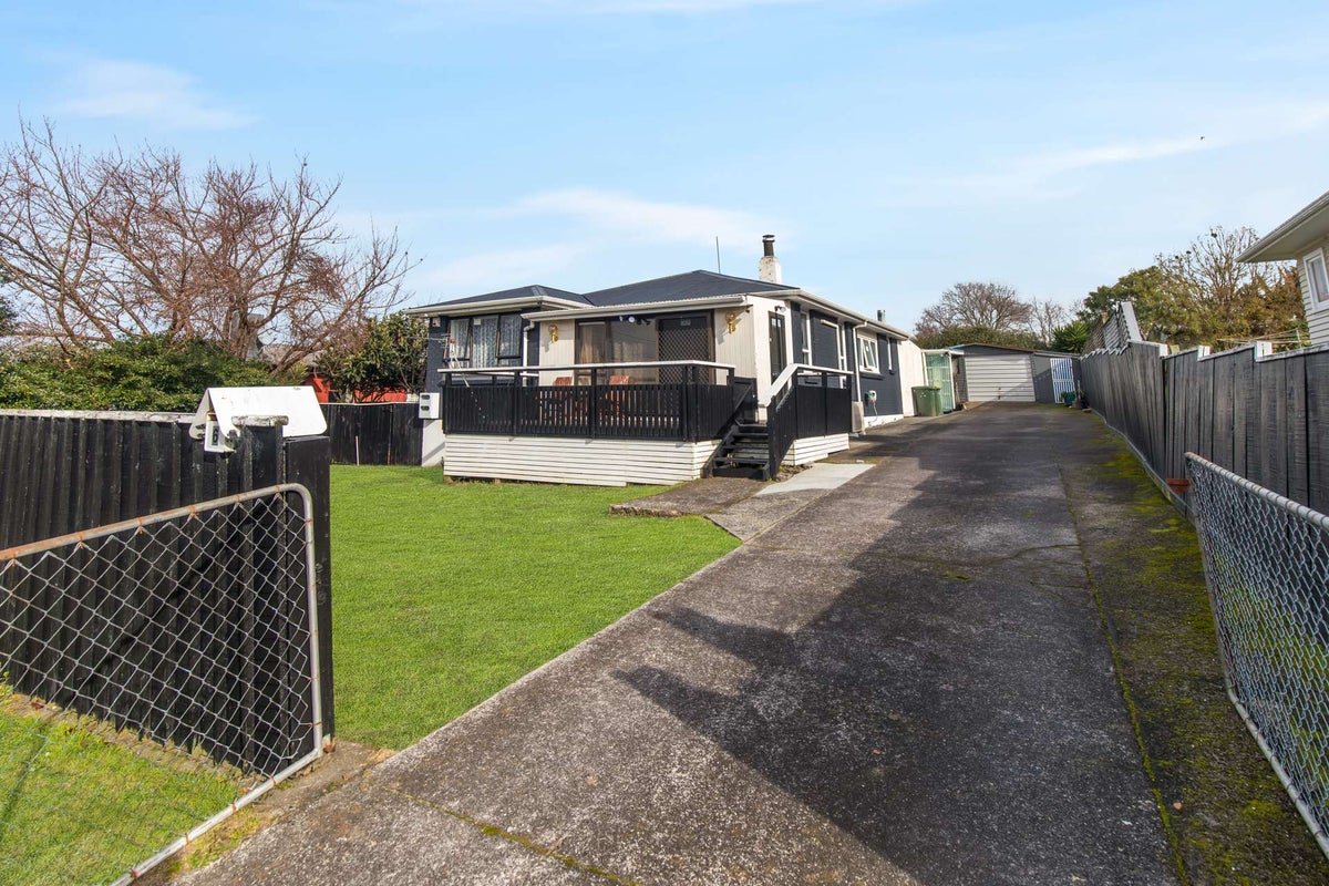 6 Spencer Street, Western Heights, Rotorua - Carousel 2