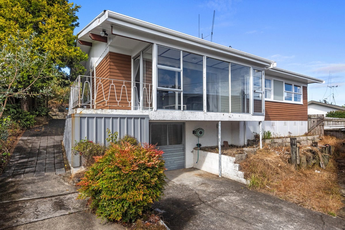 142 Welcome Bay Road, Welcome Bay, Tauranga - Carousel 2