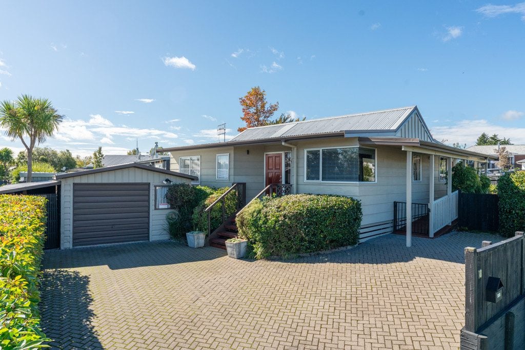 18 Ward Place, Richmond Heights, Taupo - Carousel 1