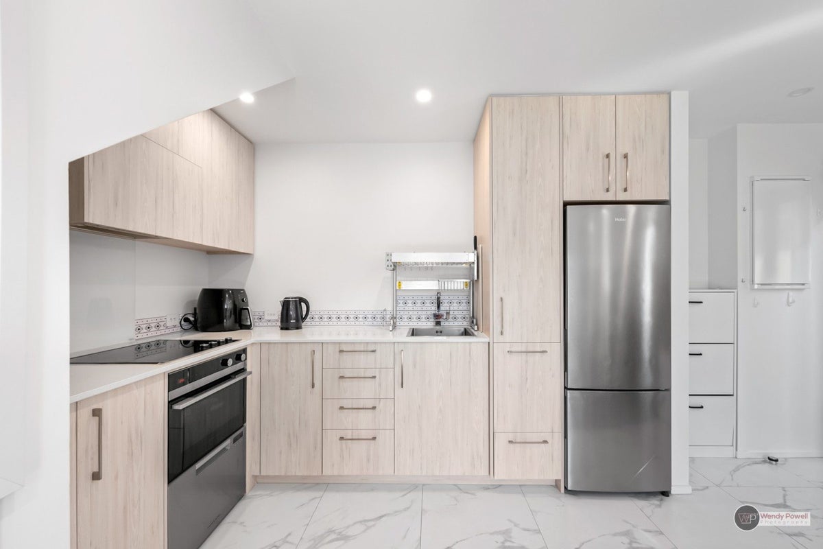 2C Avon Street, Waterloo, Lower Hutt - Carousel 1