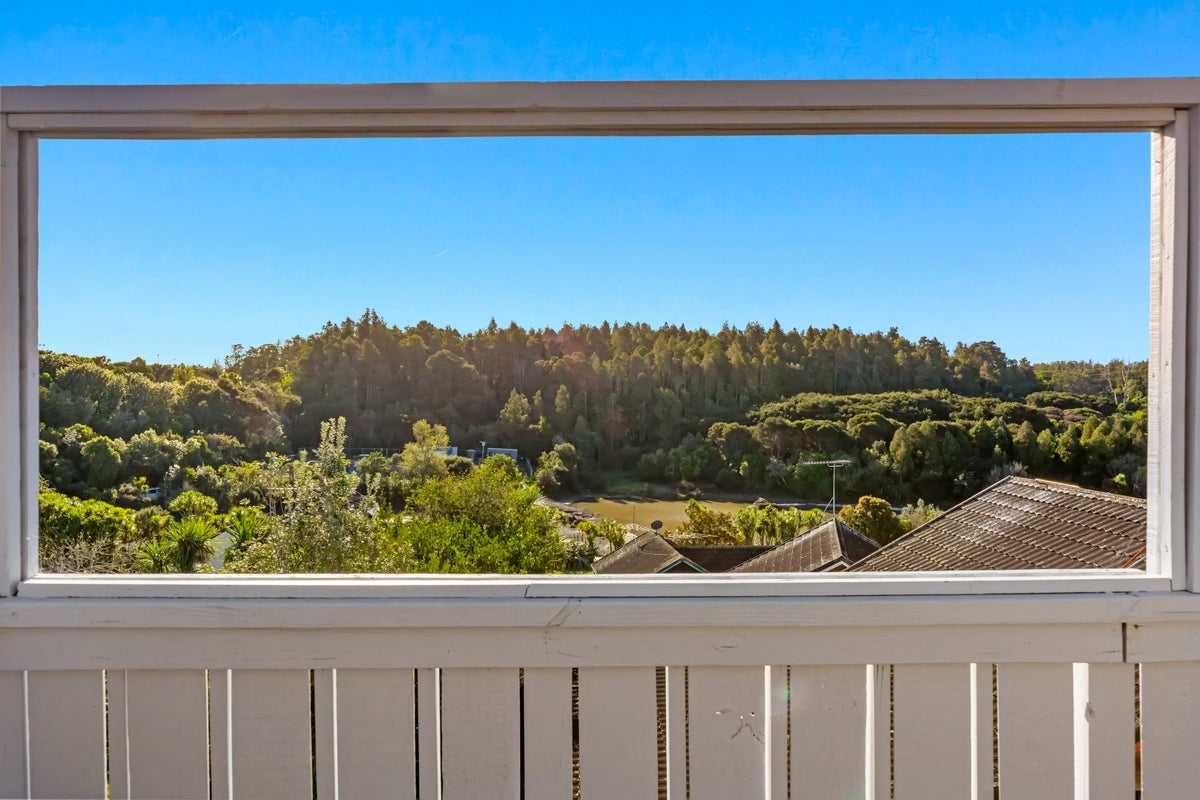 5A Kitewao Street, Northcote, Auckland - Carousel 1