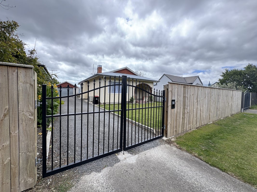 611 Avenue Road West, Saint Leonards, Hastings - Carousel 2