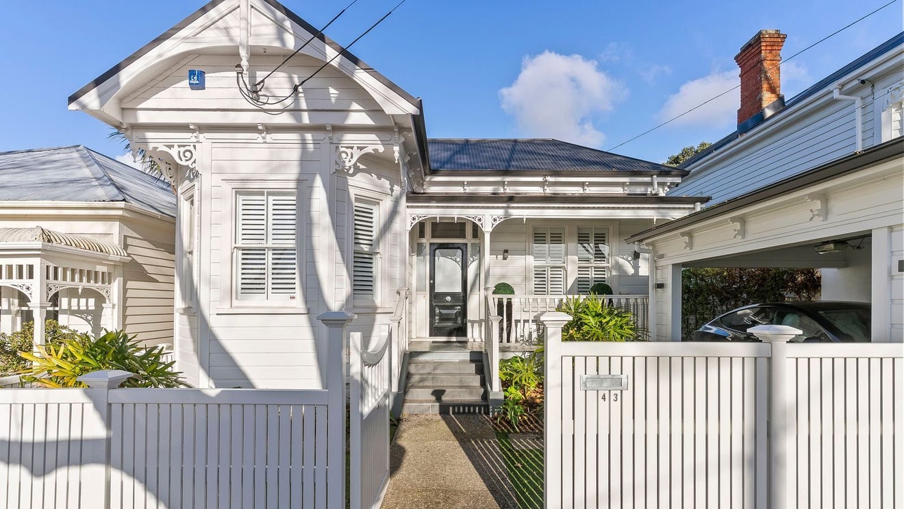 43 Hakanoa Street, Grey Lynn, Auckland - Carousel 1