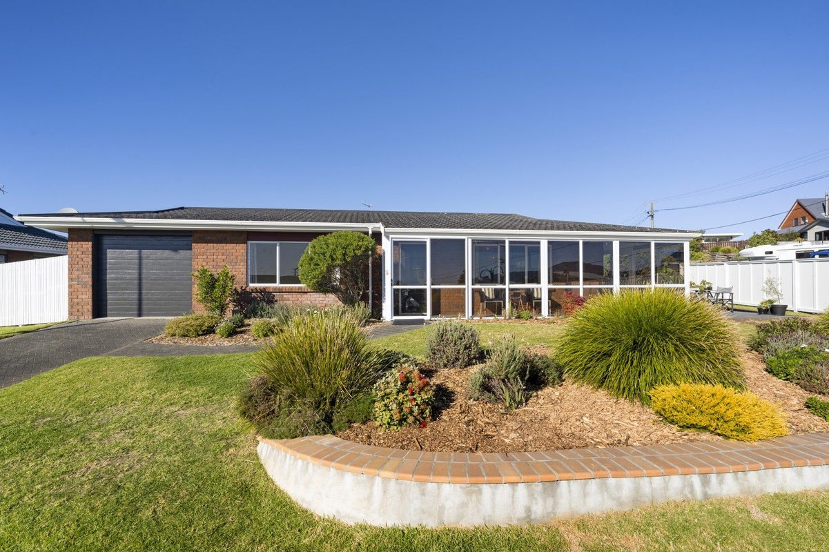 2A Trinity Place, Paraparaumu Beach, Paraparaumu - Carousel 1