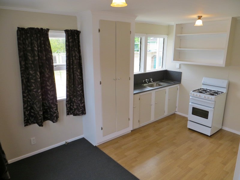 53 Exeter Crescent, Takaro, Palmerston North - Carousel 2