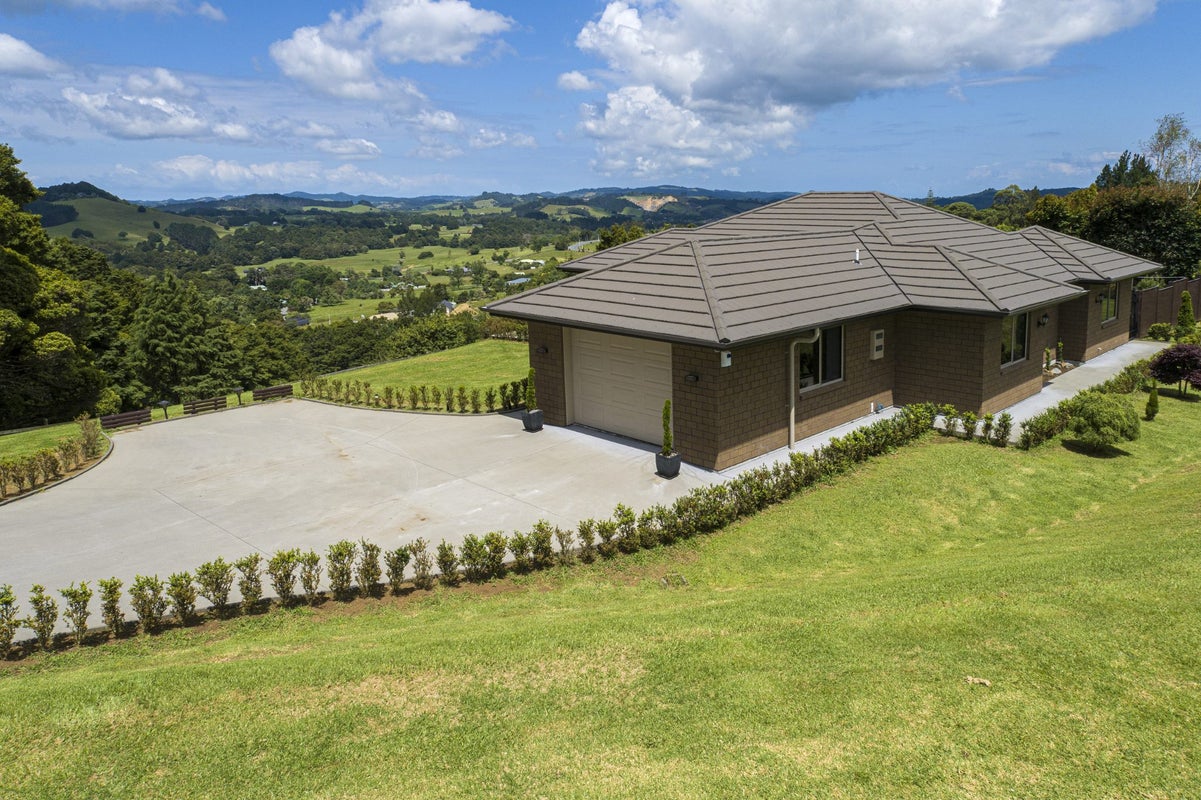 268 Vinegar Hill Road, Kamo - Carousel 31