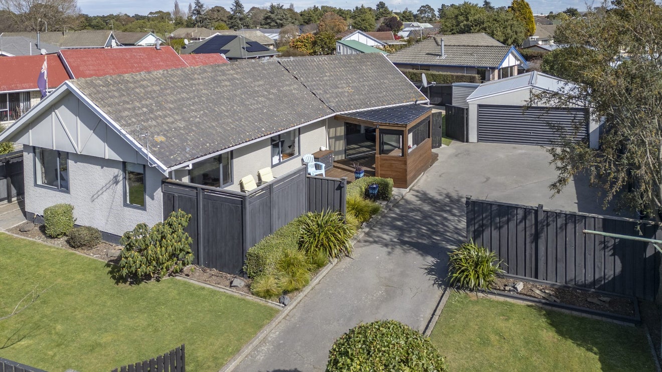 6 Oakley Crescent, Hornby, Christchurch - Carousel 1