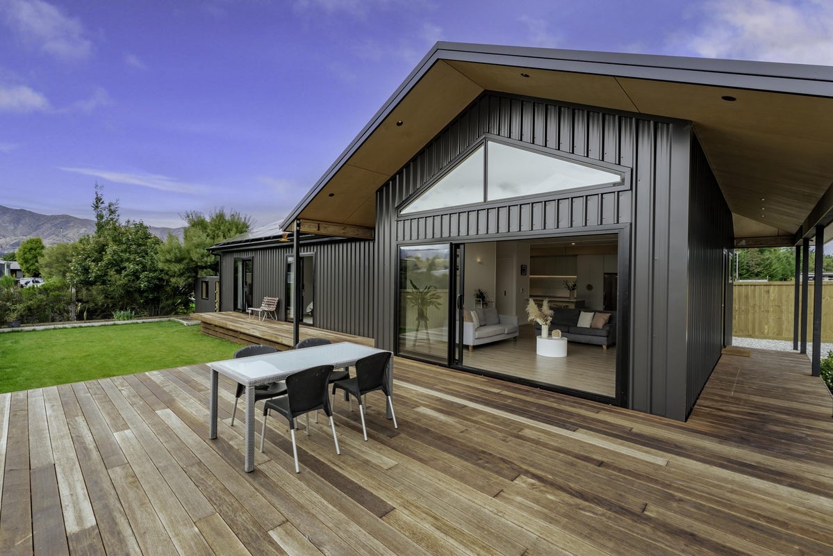 422 Domain Road, LAKE HAWEA - Carousel 2