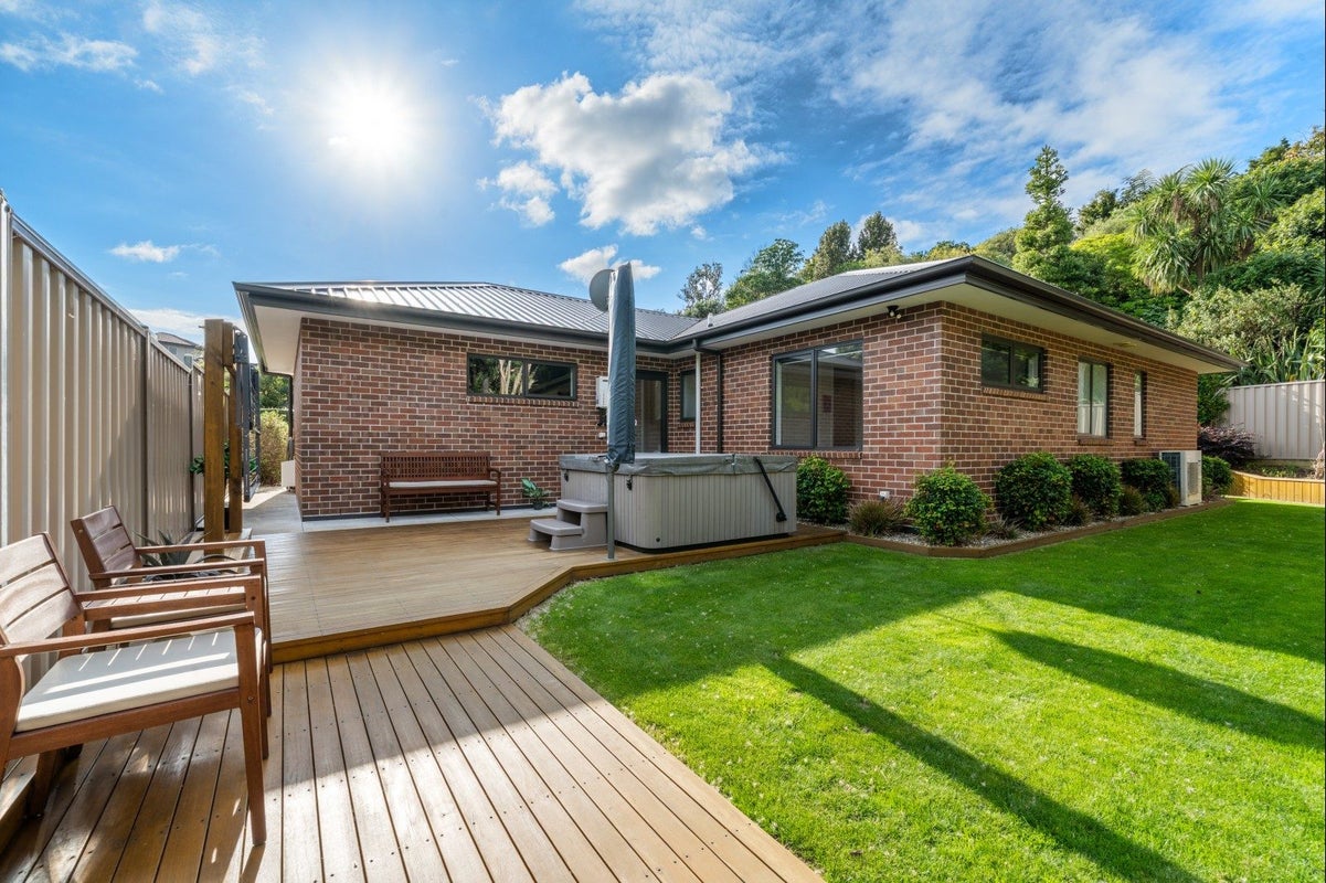5 Fern Lane, Whalers Gate, New Plymouth, Taranaki - Carousel 1
