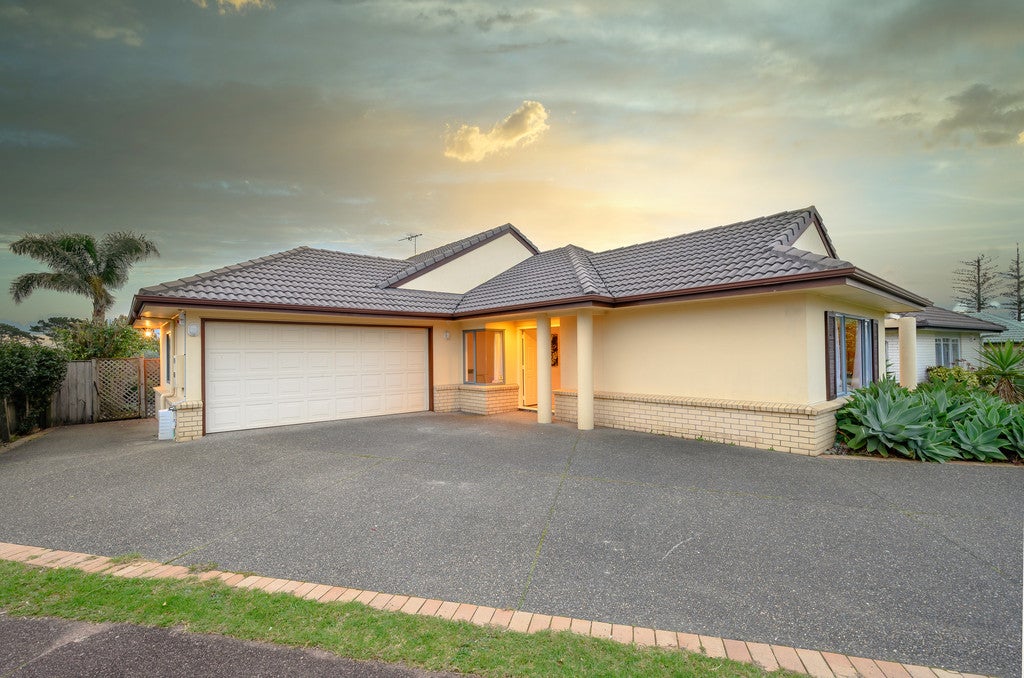 11 Trovare Place, Golflands, Auckland - Carousel 2