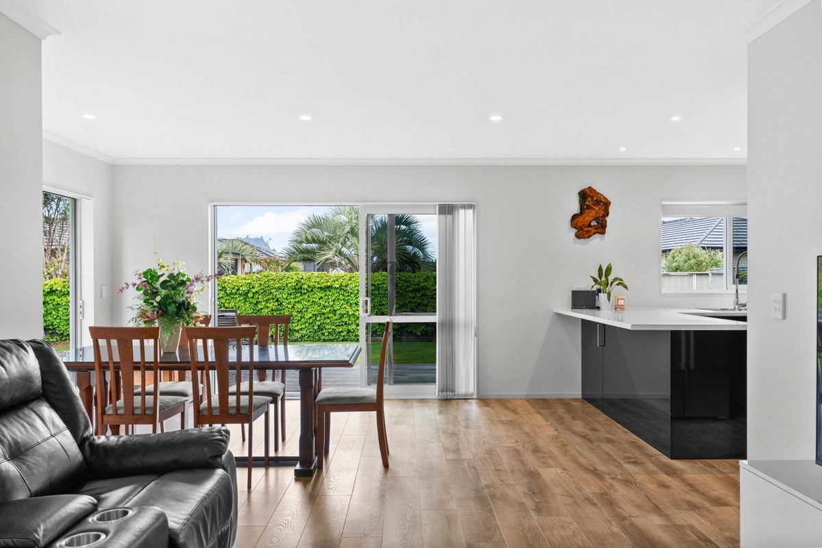 349 One Tree Point Road, One Tree Point - Carousel 24