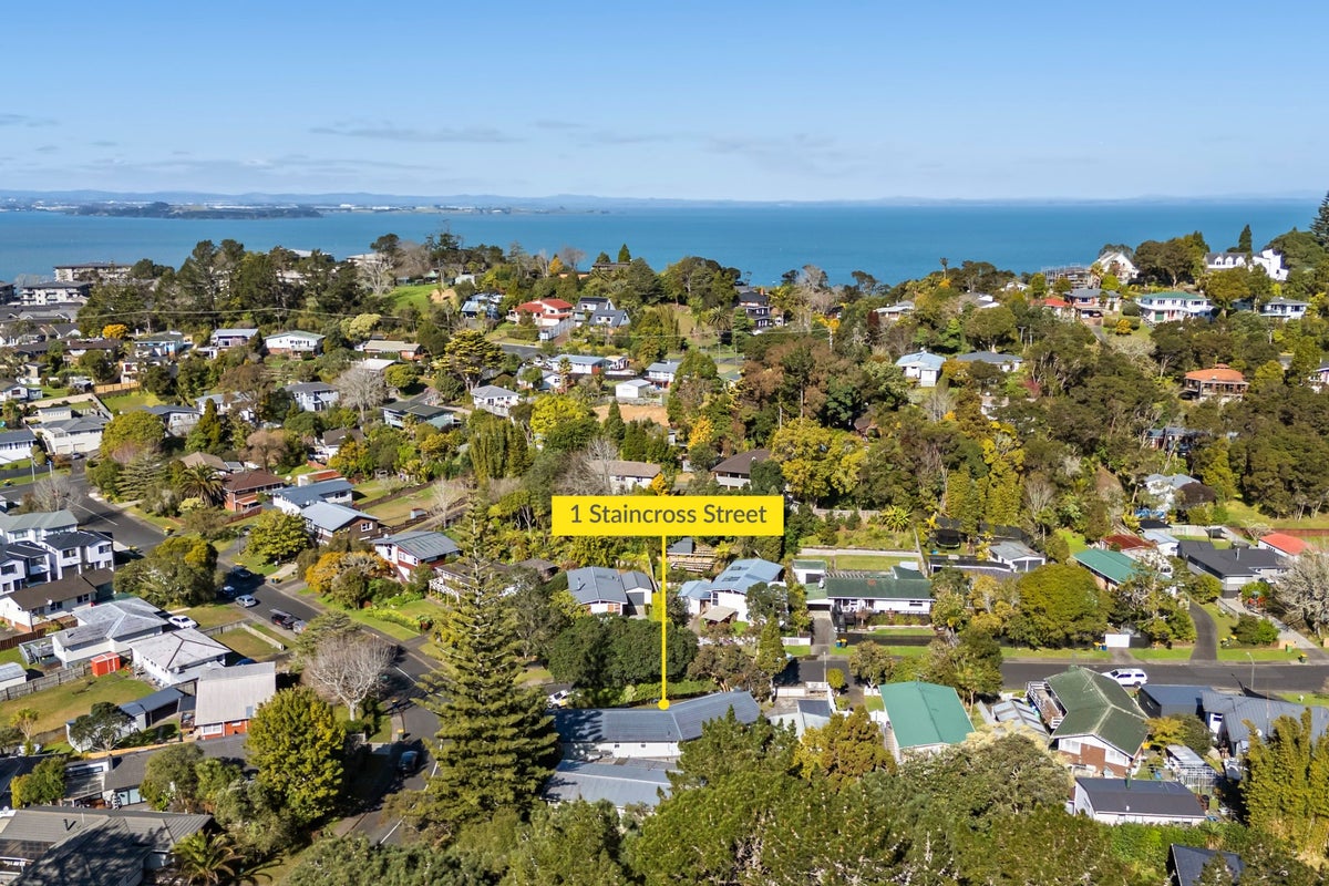 1 Staincross Street, Green Bay, Waitakere City, Auckland - Carousel 38