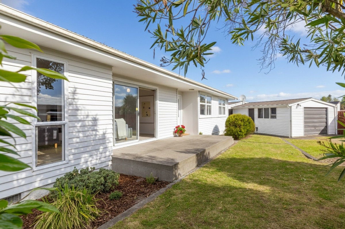 12 Allenby Street, Lansdowne, Masterton - Carousel 1
