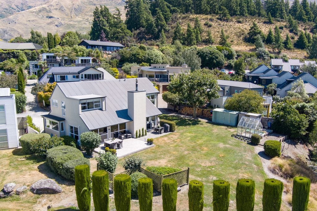 21 Morrows Mead, Wanaka - Carousel 1
