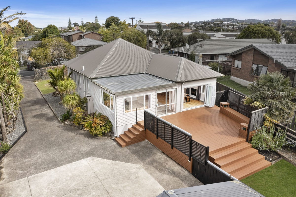4 Akehurst Avenue, New Lynn, Auckland - Carousel 2