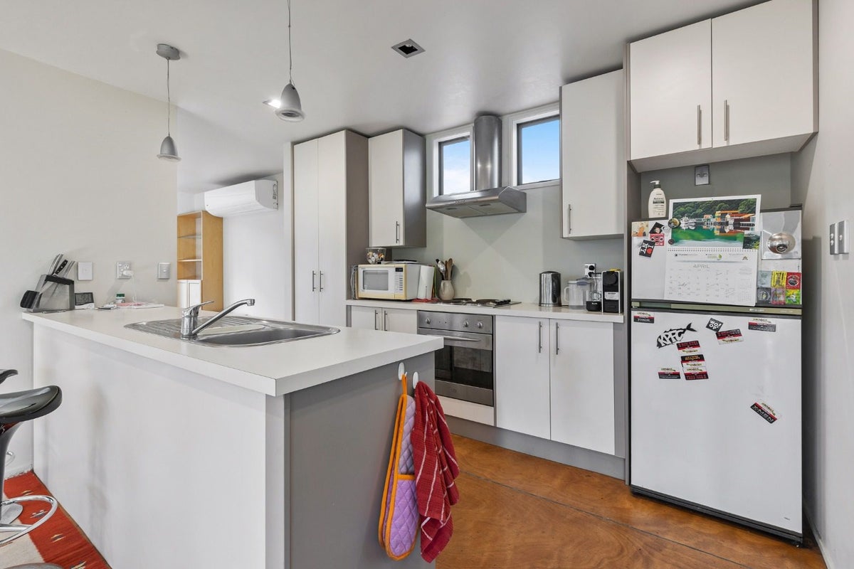 209 Laingholm Drive, Laingholm, Auckland - Carousel 2