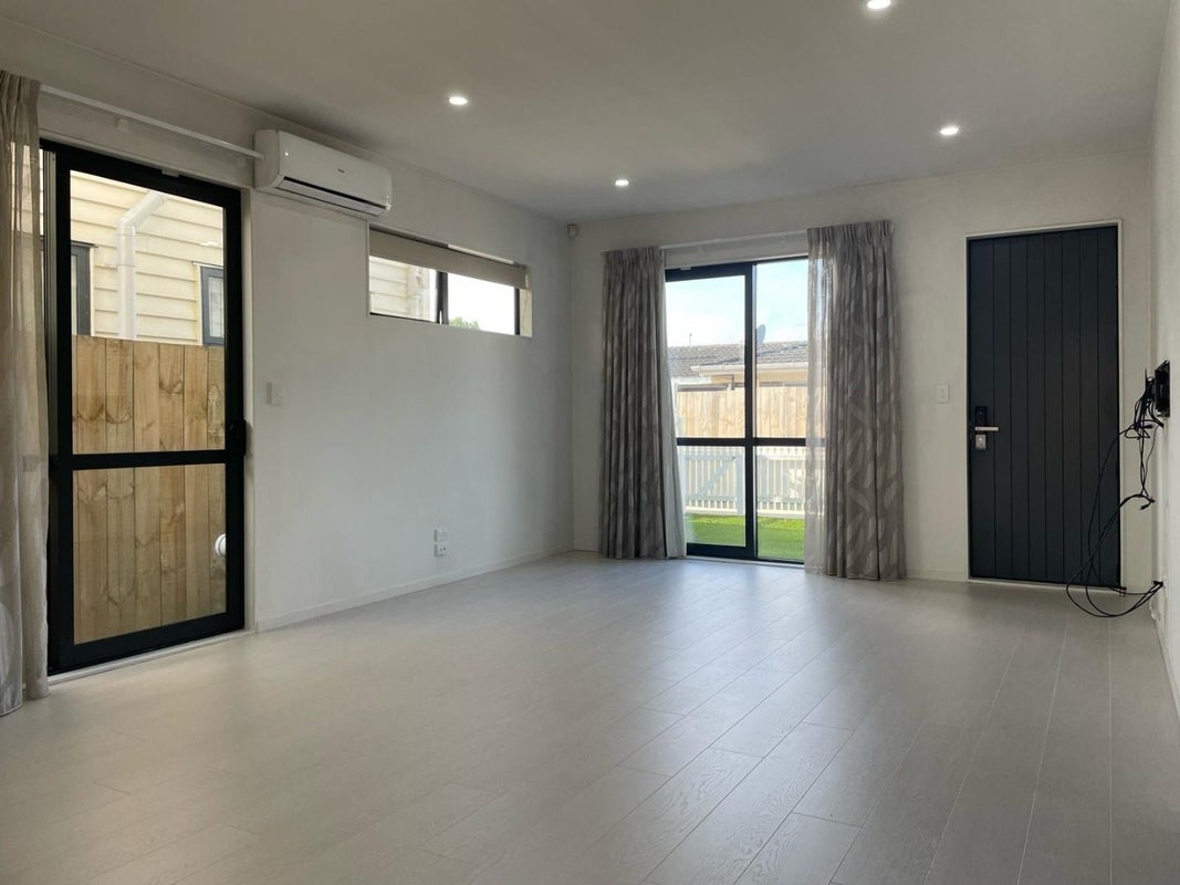4C Carolyn Street, Manukau, Auckland - Carousel 2