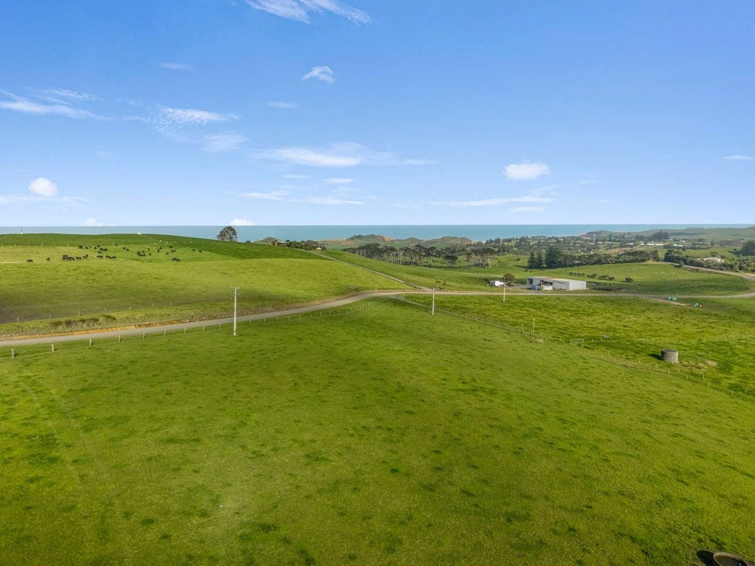 177 Rehutai Road, BAYLYS BEACH - Carousel 2