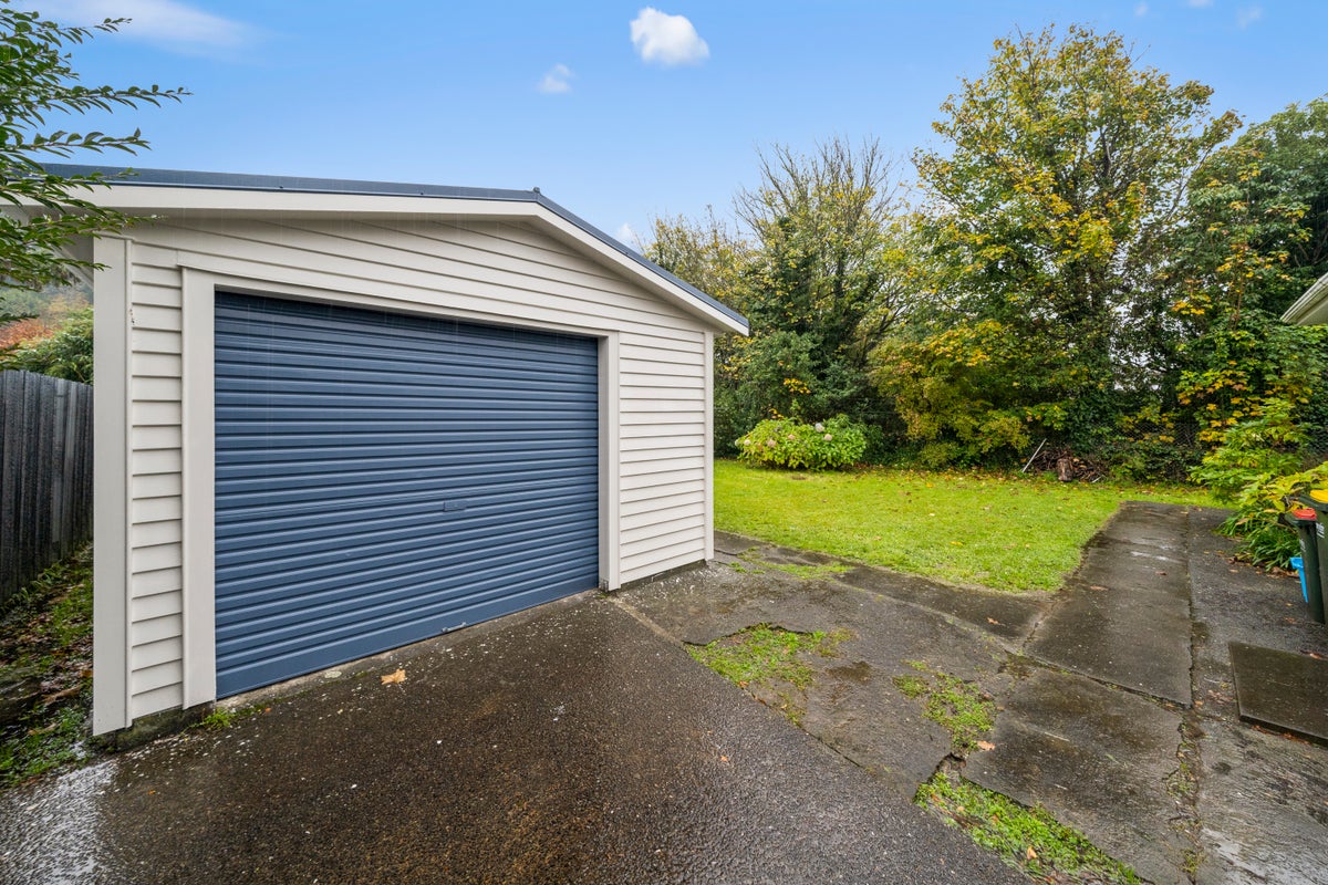 16 Homedale Road, Wainuiomata, Lower Hutt - Carousel 17