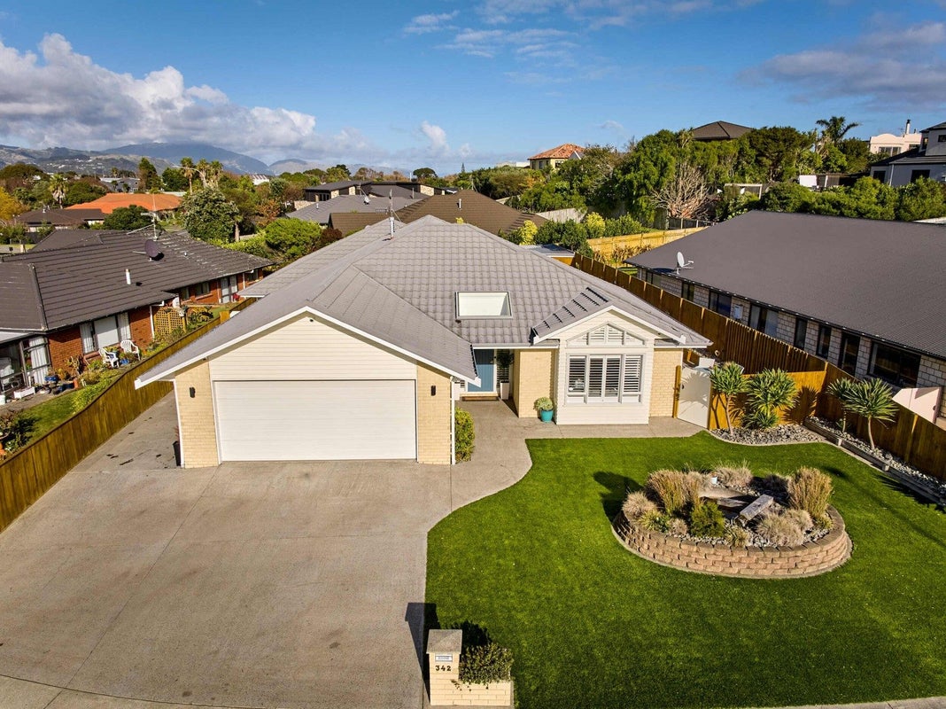342 Manly Street, Paraparaumu Beach, Paraparaumu - Carousel 1