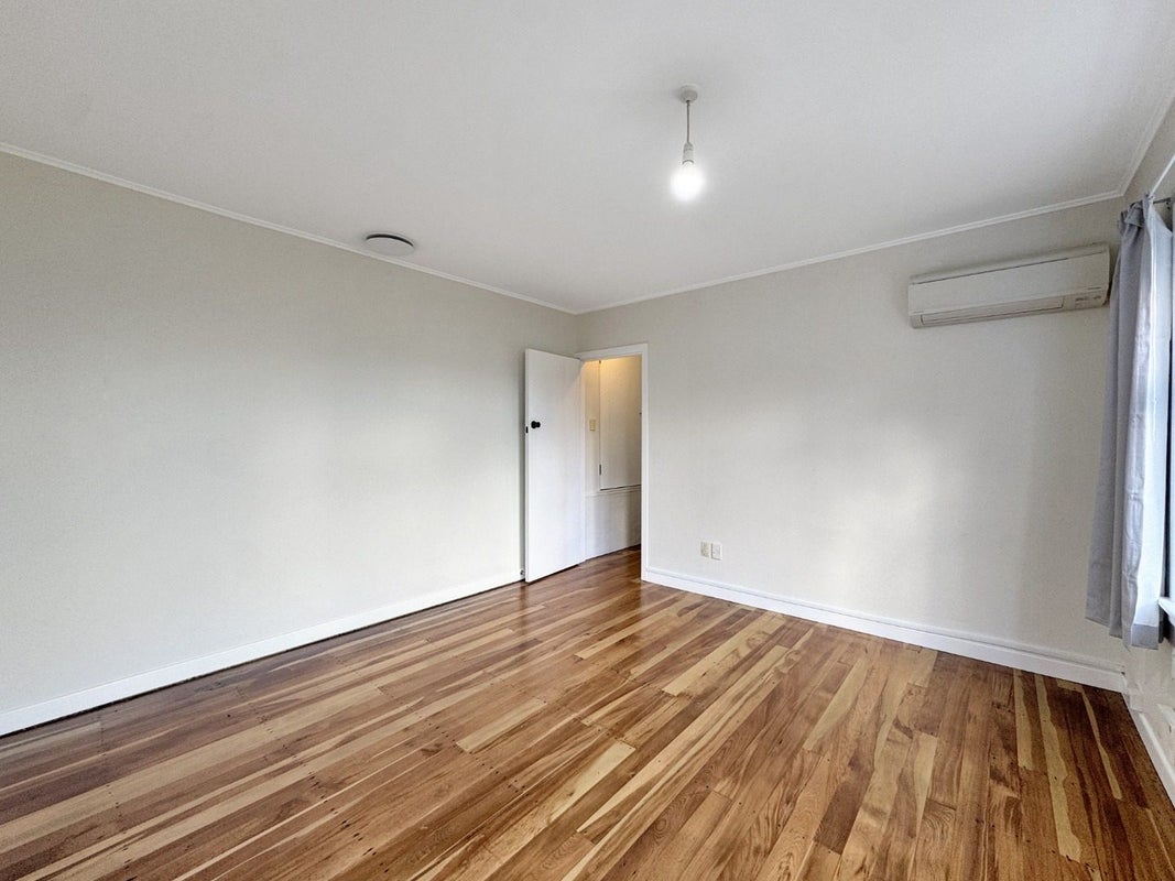 67 Pembroke Road, Northland, Wellington - Carousel 2