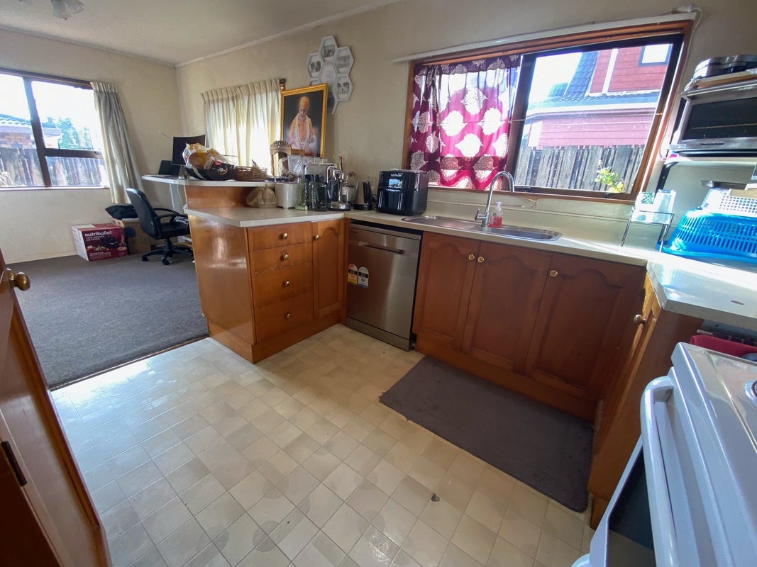 2/14 Bolton Street, Blockhouse Bay, Auckland - Carousel 2