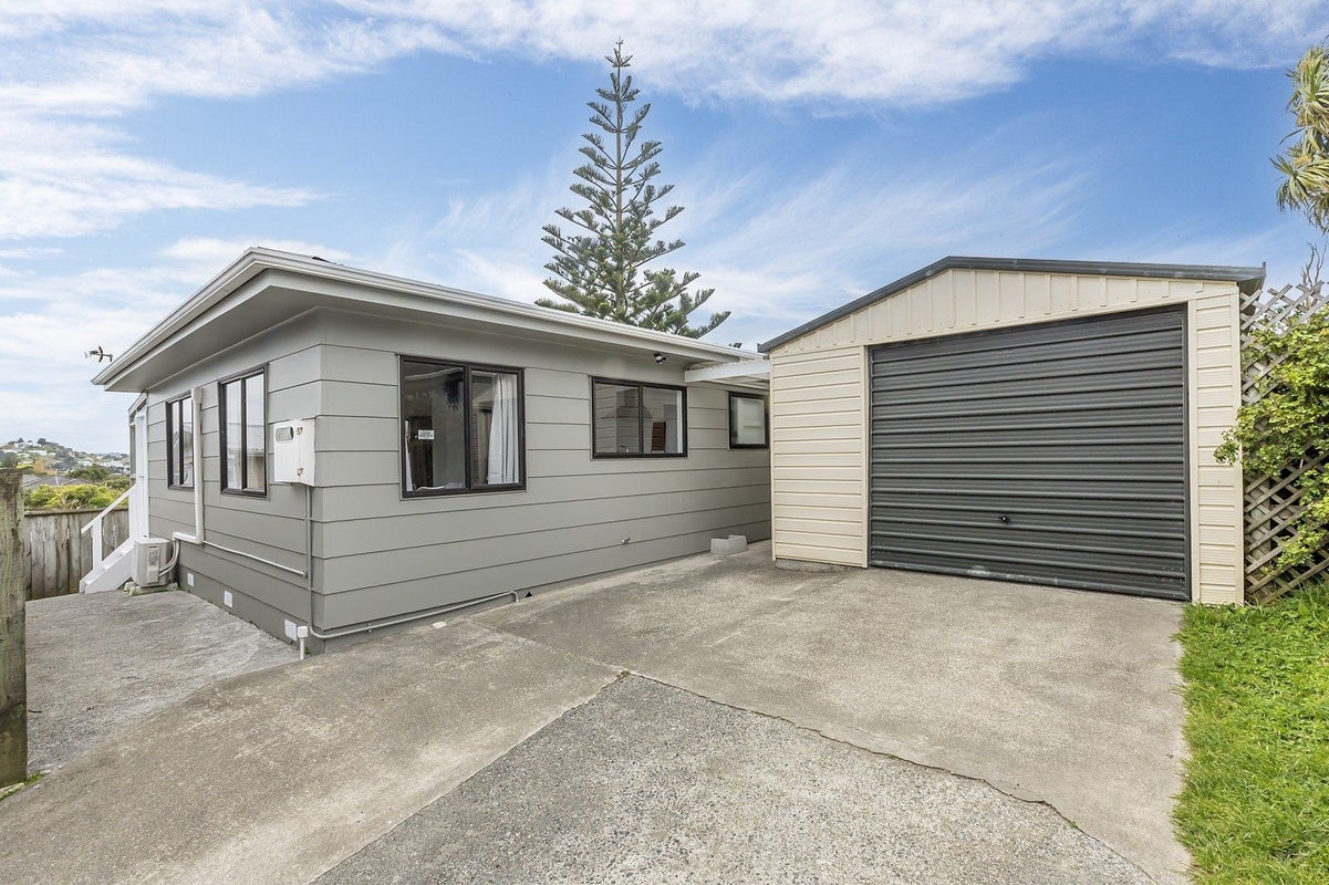 19A Stephen Street, Johnsonville, Wellington - Carousel 1